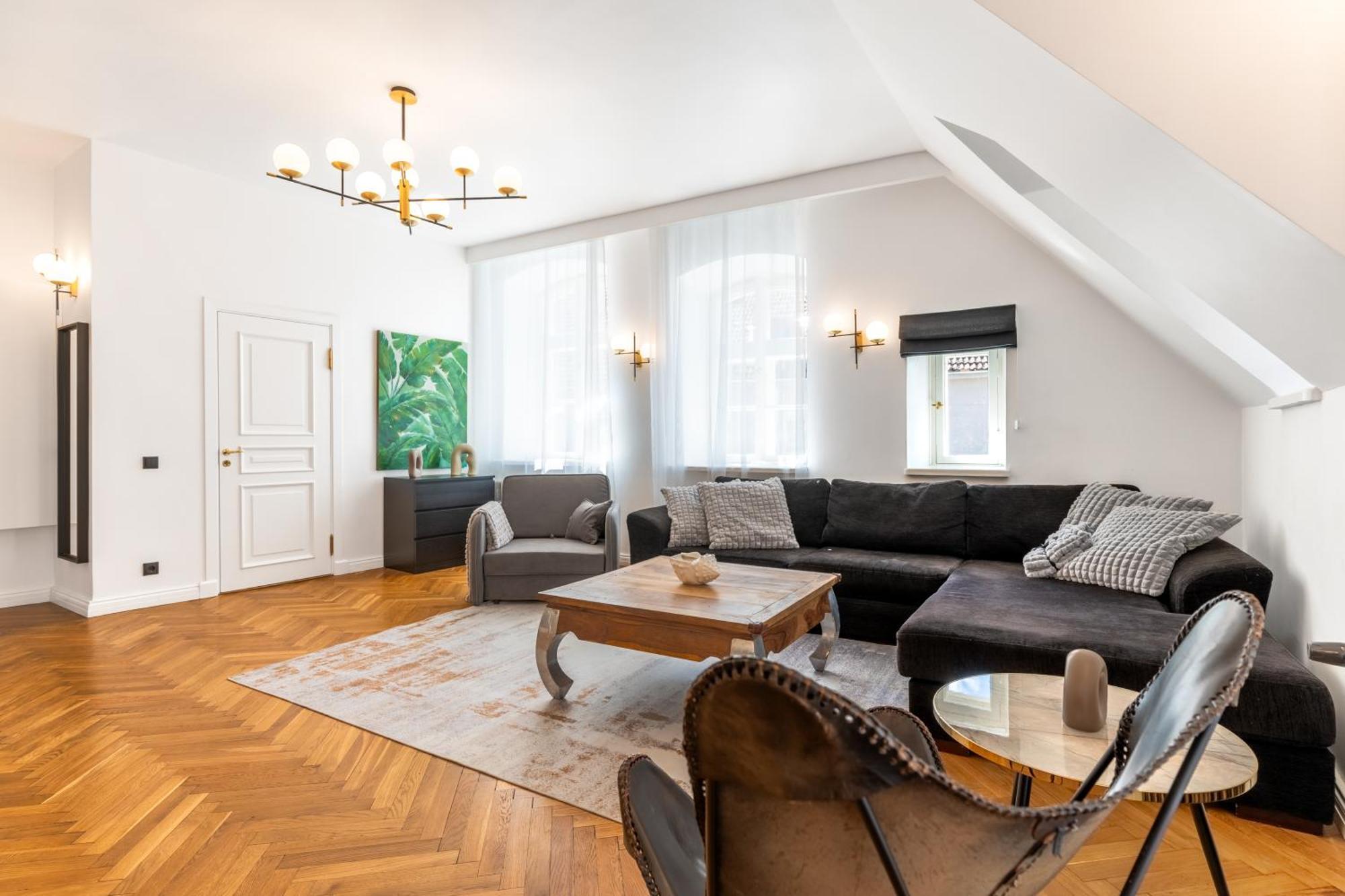 2br 95m2 In Old Town With Free Parking And Sauna! Apartment